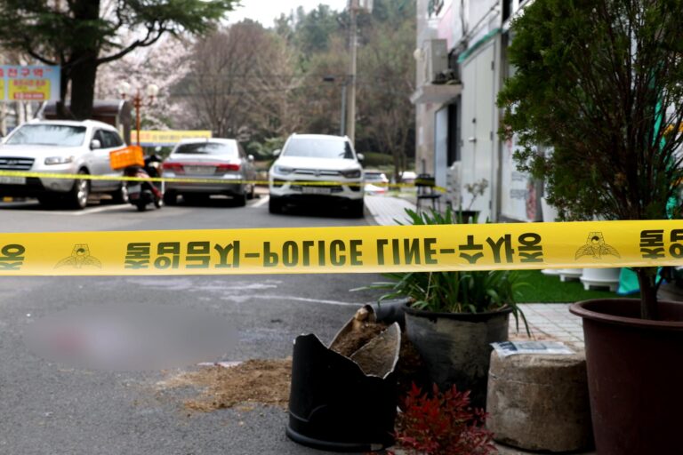 Changwon မြို့ ဓားထိုးမှုတွင် အမျိုးသမီးတစ်ဦး နှလုံးရပ်၊ အမျိုးသားတစ်ဦး ပြင်းထန်ဒဏ်ရာရ