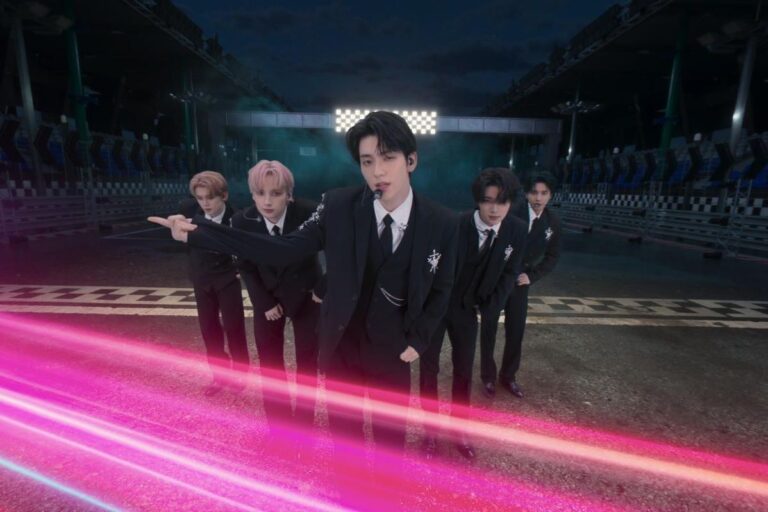 K-pop ပရိသတ်တွေ လက်မှတ်ရှားပါးမှုကြောင့် VR ဖျော်ဖြေပွဲတွေဘက် အလျင်အမြန် လှည့်လာ