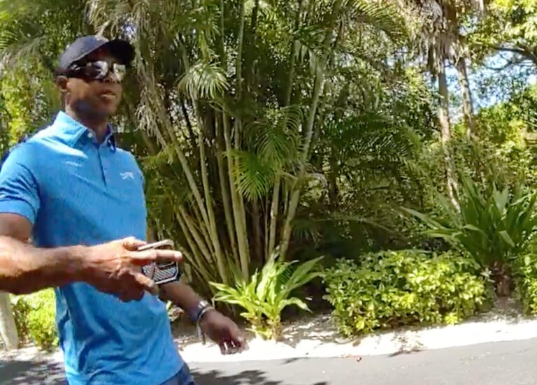 ကားမတော်တဆမှုဖြစ်ပွားပြီးနောက် Tiger Woods က ရဲအရာရှိကို “သမ္မတနဲ့ စကားပြောနေတယ်” ဟု ပြော