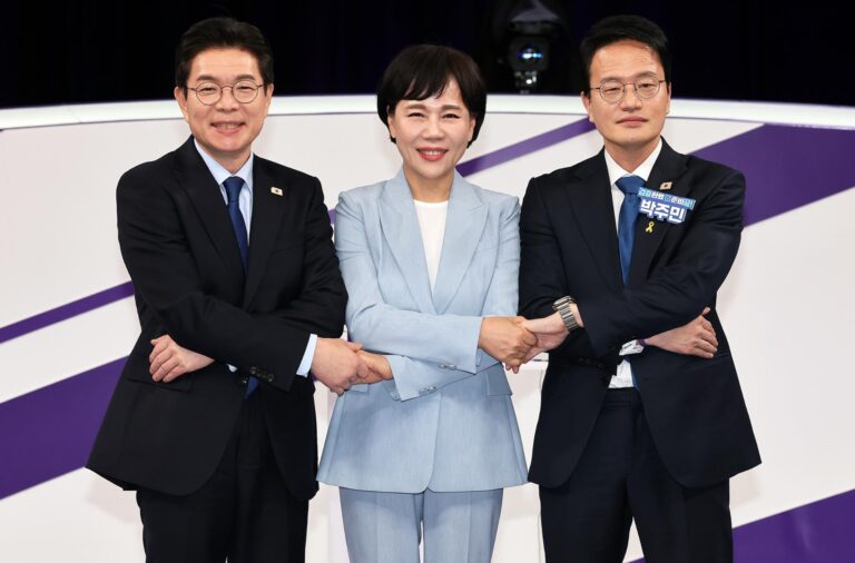 ဆိုးလ်မြို့တော်ဝန် ရွေးကောက်ပွဲ မူလရွေးချယ်ပွဲတွင် မည်သူများ ယှဉ်ပြိုင်နေသနည်း